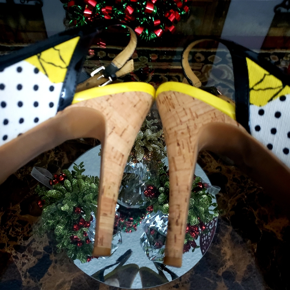 Shoes - Picture 3 of 4